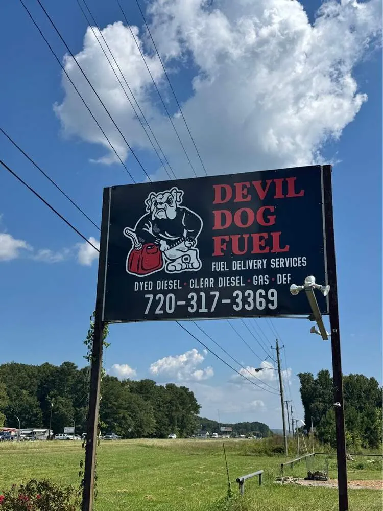 Pylon sign, Devil Dog Fuel